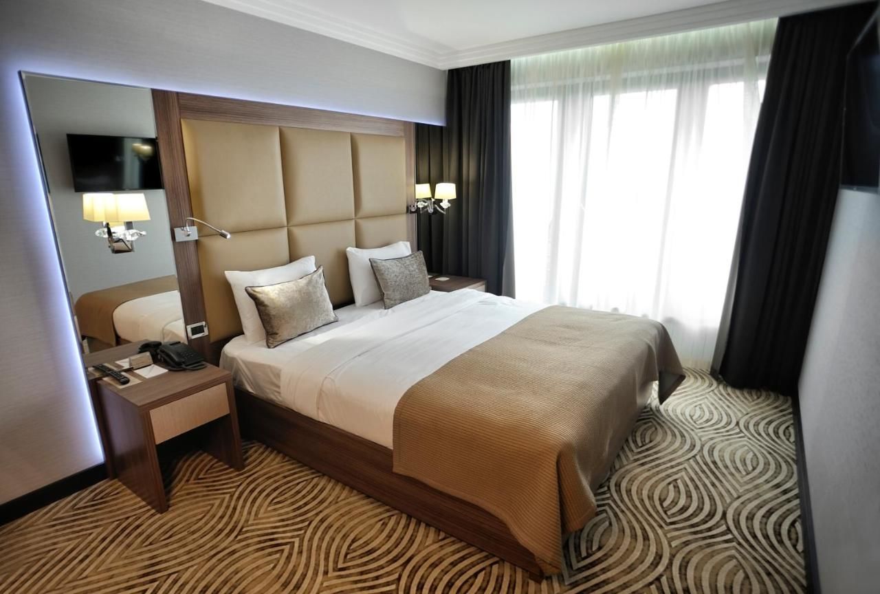 Отель Premier Hotel Dnister Львов