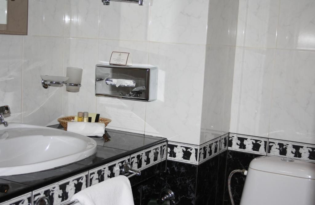 Отель Premier Hotel Dnister Львов