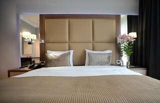 Отель Premier Hotel Dnister Львов Улучшенный люкс-6
