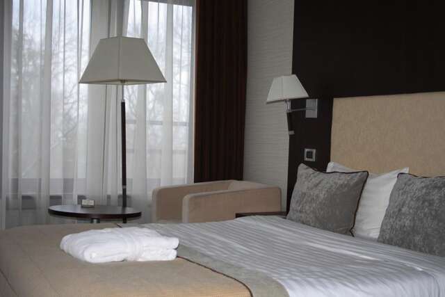 Отель Premier Hotel Dnister Львов-24