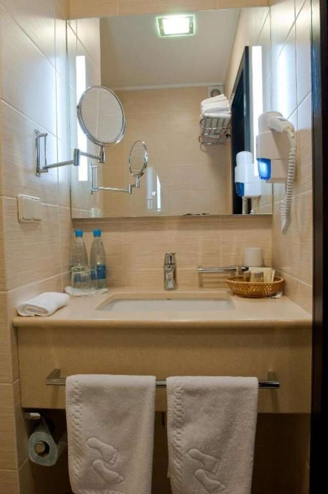 Отель Premier Hotel Dnister Львов-55